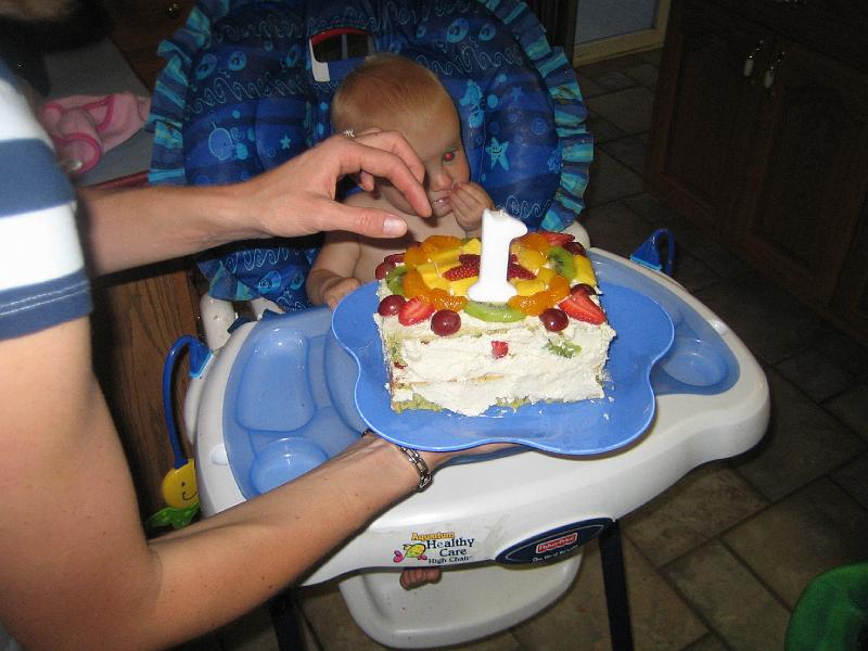 IMG_3296.JPG - a big 1 on her own cake!